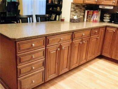 512 E Pearl St, Wapakoneta, OH 45895 - photo 7