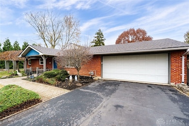 135 Floral Acres Dr, Tipp City, OH 45371 - photo 4