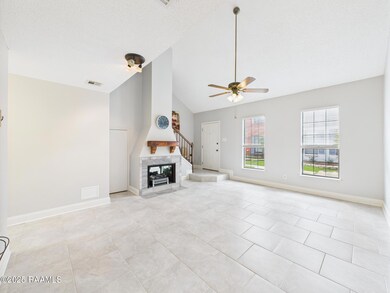 CAM04246G0-PR0123-STILL005