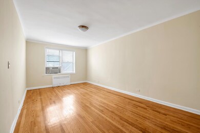 New Hampshire House Condos unit D8, Rego Park, NY 11374 - photo 2
