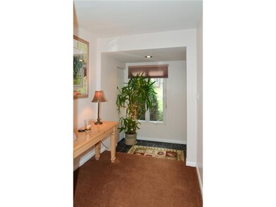 Entry/Foyer.