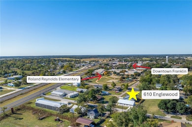610 E Englewood St, Franklin, TX 77856 - photo 2