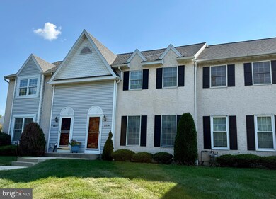 2814 Kingston Dr, Sinking Spring, PA 19608 - photo 2