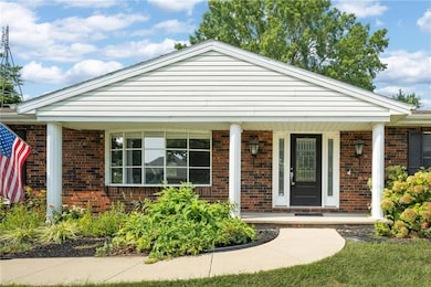 4401 S Stonecrest Cir, Saint Joseph, MO 64506 - photo 2