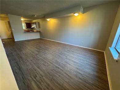 526, 528, 530, 532 N Betty jo Dr, Fayetteville, AR 72701 - photo 2