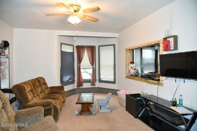 Apt 2