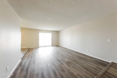 5664 N 48th Ln, Glendale, AZ 85301 - photo 3