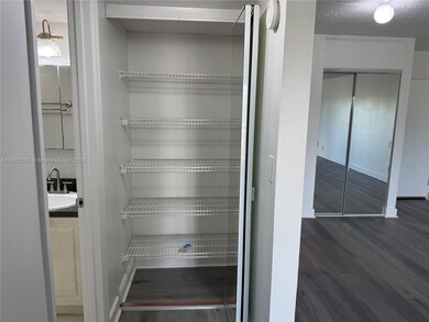 Lakeview Gardens unit 413D, Plantation, FL 33324 - photo 7