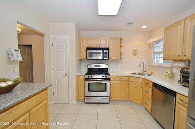 2470 Woodbine Ln, Toms River, NJ 08755 - photo 4
