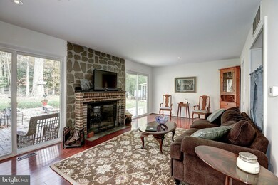 10404 Hollyoak Place, Fairfax, VA 22032 - photo 6