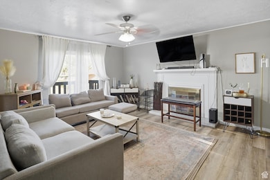 690 Barlow St, Clearfield, UT 84015 - photo 5