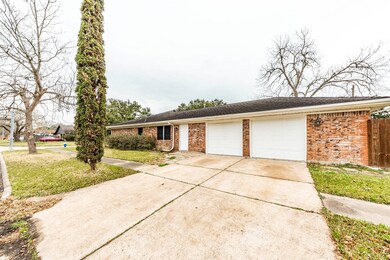 8202 Gulfwood Ln, Houston, TX 77075 - photo 4