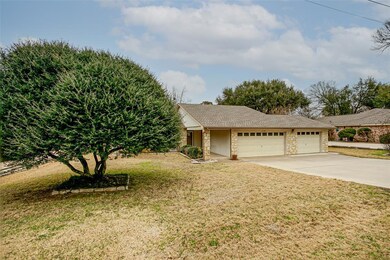 4208 Mojave Dr, Granbury, TX 76049 - photo 2
