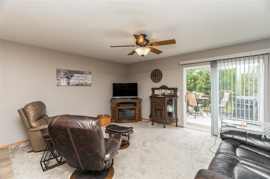 1481 Tower Ln NE unit 2, Cedar Rapids, IA 52402 - photo 6