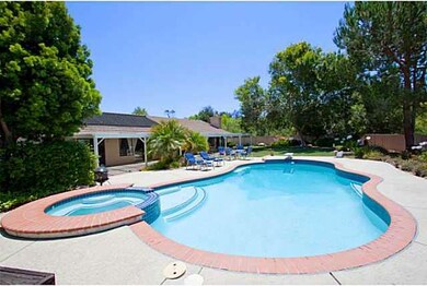 The resort style backyard of your dreams!