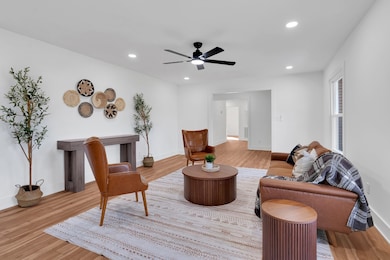 518 Sharondale Dr, Tullahoma, TN 37388 - photo 4