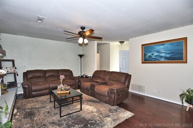 Large living room ready for entertainment
