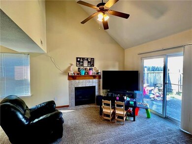 907 N Fieldstone Dr, Lawrence, KS 66049 - photo 3