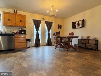 94 James St, Shenandoah Junction, WV 25442 - photo 7