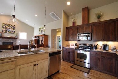 664 Nottingham Terrace, Eagle Point, OR 97524 - photo 6