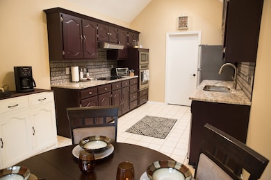 200 Supreme Ct, Irving, TX 75061 - photo 5