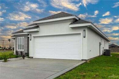 1216 Emma Elizabeth St, Weslaco, TX 78599 - photo 3