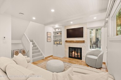 02-814WBleekerSt_b2_2507_1127 copy 2