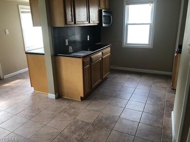 17802 Maple Heights Blvd, Maple Heights, OH 44137 - photo 3