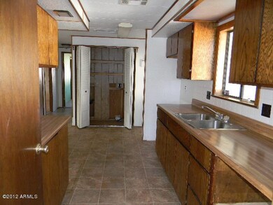 023-277035 Kitchen 3