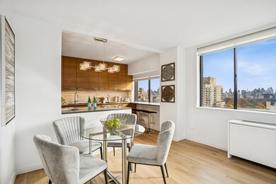 45 W 67th St unit 22B, New York, NY 10023 - photo 3