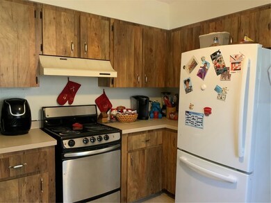 1819 29th St W Kitchen