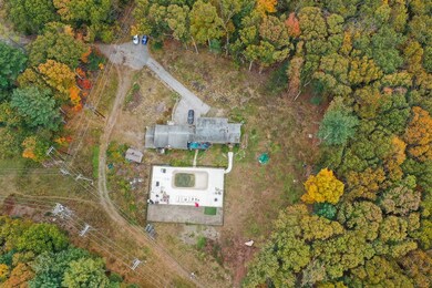 21 Vaughn St, Greenville, RI 02828 - photo 2