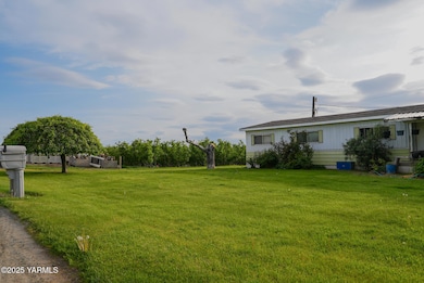 370 Macy Rd