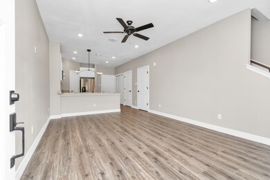 5262 Ella Blvd unit 703, Houston, TX 77018 - photo 2