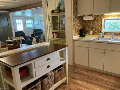KITCHEN ISLAND