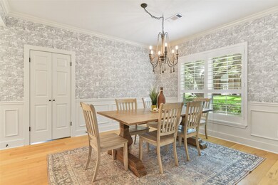 304 Lakeview Cir, Friendswood, TX 77546 - photo 5