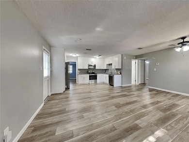 10916 N 14th St, Tampa, FL 33612 - photo 2