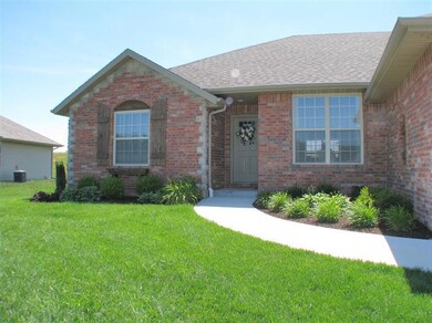 864 E Stone Crest Dr, Nixa, MO 65714 - photo 2
