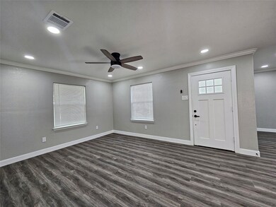 Welcome Home
MASSIVE LIVING ROOM