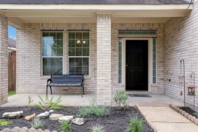 704 Columbia St, Alvin, TX 77511 - photo 4