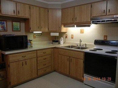 6504 Putnam Dr, Circleville, OH 43113 - photo 2