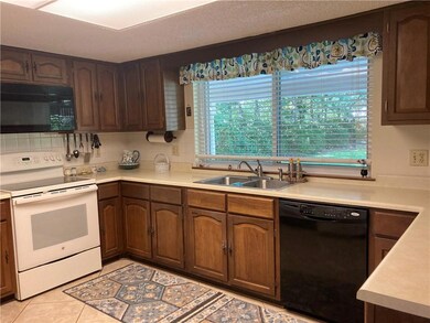 Roomy kitchen