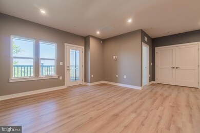 46320 Mount Milstead Terrace unit 402, Sterling, VA 20164 - photo 6