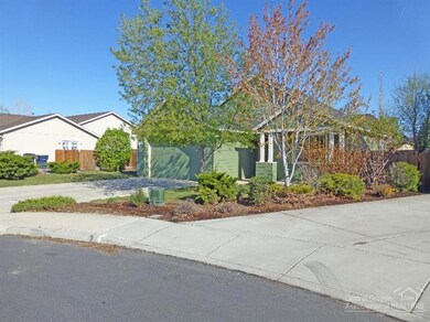 1445 NW Teak Ct, Redmond, OR 97756 - photo 2