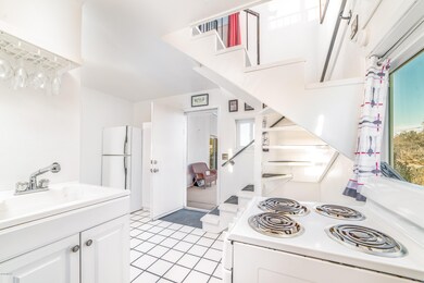 1060 W Nectar St-8