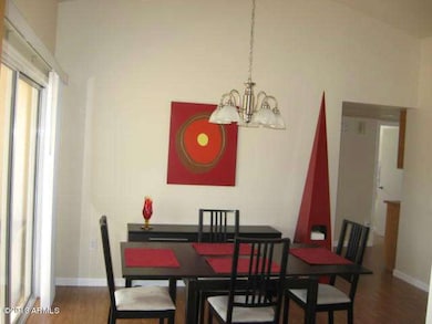 GREAT ROOM DINING AREA