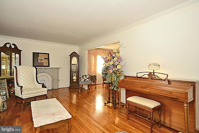 12804 Camellia Dr, Silver Spring, MD 20906 - photo 5