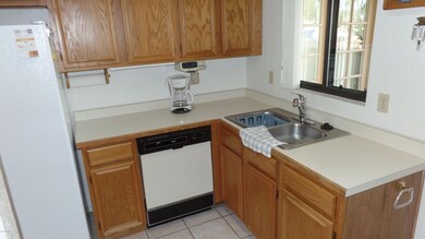 1018 condo 007