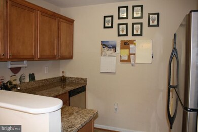 15055 Maple Glen Ct, Dumfries, VA 22025 - photo 6