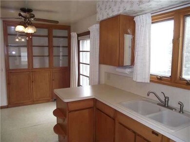 2438 Roseann Dr, Toledo, OH 43611 - photo 7